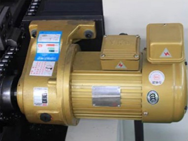 Máquina de Corte por Láser de Fibra, con Cubierta Protectora