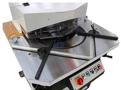 Escantonadora Hidráulica de Ángulo Variable