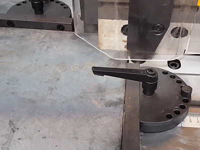 Escantonadora de Ángulo Fijo