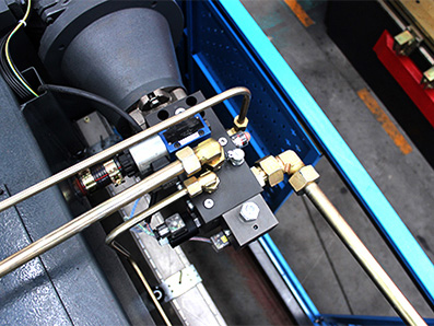 Prensa Plegadora Hidráulica CNC, con Controlador DELEM DA66T