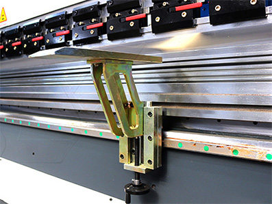 Prensa Plegadora Hidráulica CNC, con Controlador DELEM DA66T