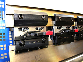 Prensa Plegadora Hidráulica CNC, con Controlador DELEM DA66T