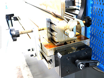 Prensa Plegadora Hidráulica CNC, con Controlador DELEM DA66T