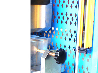 Prensa Plegadora Hidráulica CNC, con Controlador DELEM DA66T